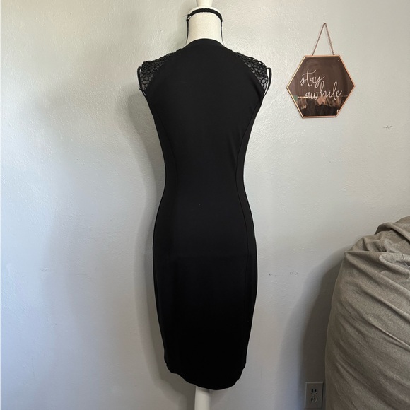 Eilie Tahari Black ZIp front Midi with Mesh Grommet Shoulders Size 2 - Picture 6 of 9